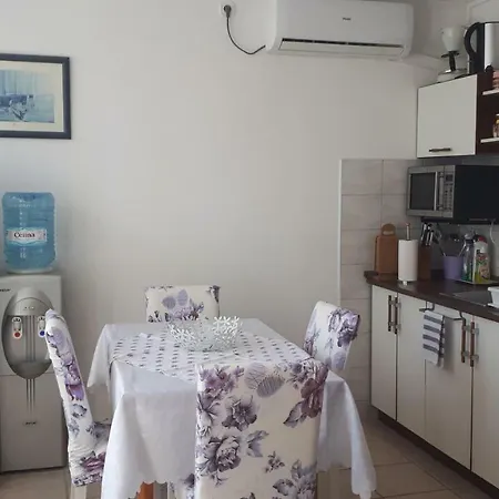 Iris Sabunike Apartment *